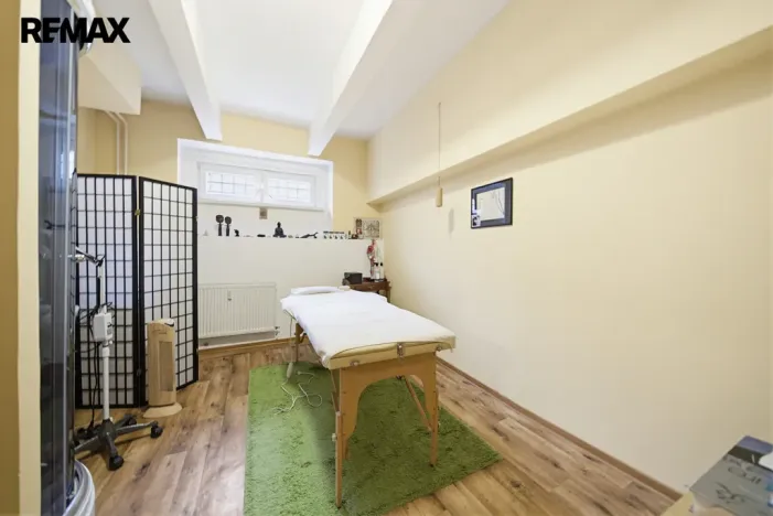 Prodej obchodního prostoru, Karlovy Vary, Jugoslávská, 142 m2