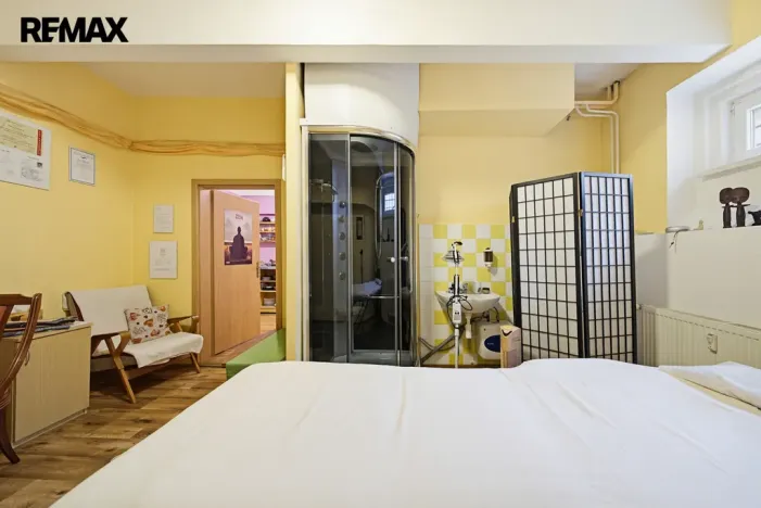 Prodej obchodního prostoru, Karlovy Vary, Jugoslávská, 142 m2