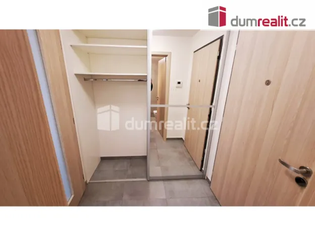 Pronájem bytu 1+kk, Praha - Veleslavín, Adamova, 31 m2