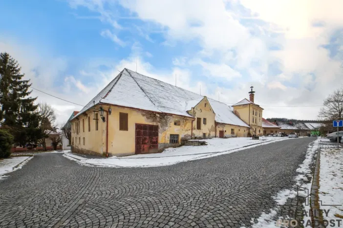 Prodej skladu, Chudenice, Mírové nám., 1906 m2