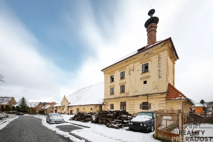 Prodej výrobních prostor, Chudenice, Mírové nám., 1906 m2