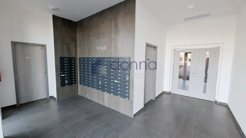 Pronájem bytu 1+kk, Praha, Poděbradská, 35 m2