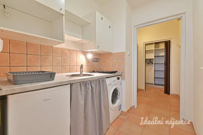 Pronájem bytu 1+1, Brno, Novoměstská, 29 m2