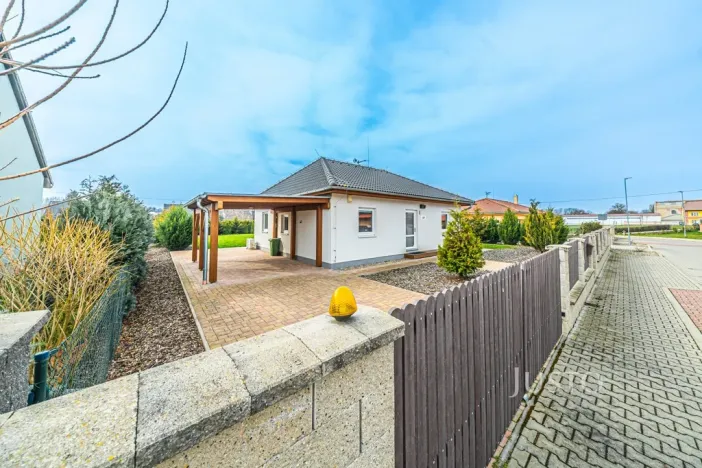 Prodej rodinného domu, Doksany, 83 m2