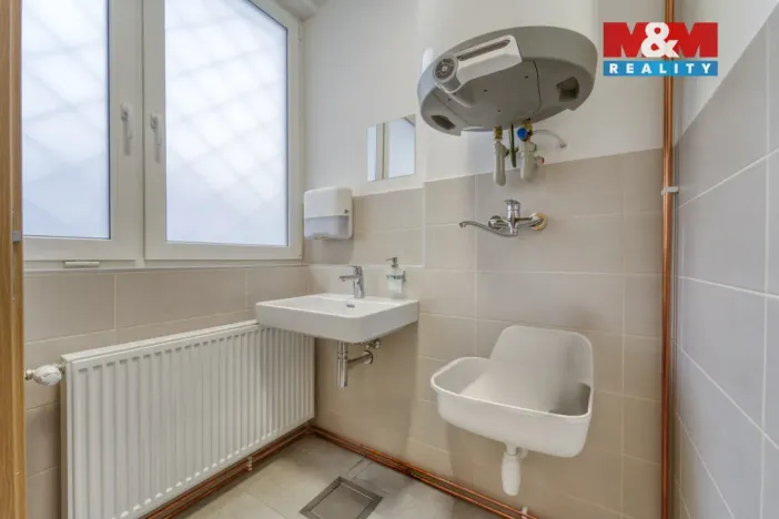 Pronájem skladu, Plzeň - Lobzy, Blatenská, 360 m2