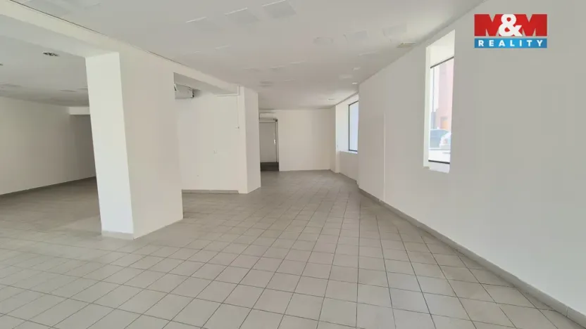 Pronájem obchodního prostoru, Kladno, Komenského, 121 m2