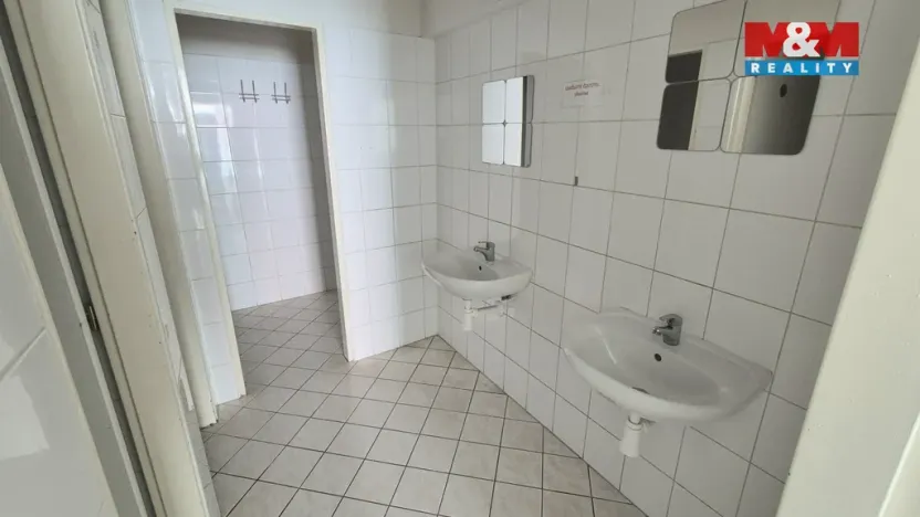 Pronájem obchodního prostoru, Kladno, Komenského, 121 m2