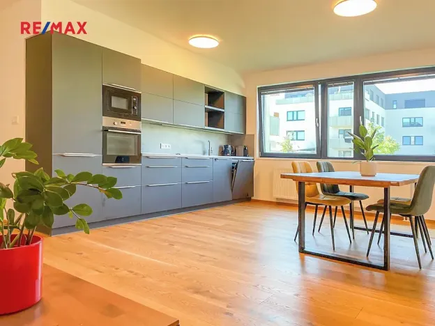 Prodej bytu 3+kk, Horoměřice, Karla IV., 80 m2