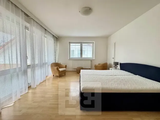 Pronájem rodinného domu, Česká, 200 m2