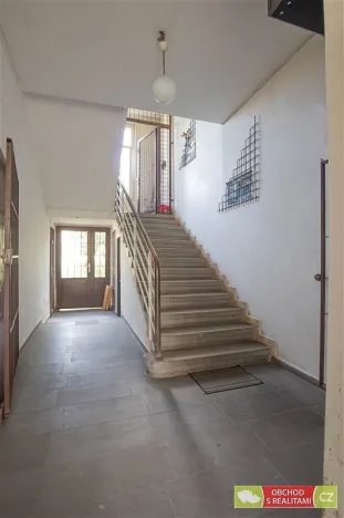 Prodej komerční, Praha, U plynárny, 300 m2