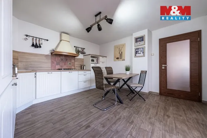 Prodej rodinného domu, Pluhův Žďár, 300 m2