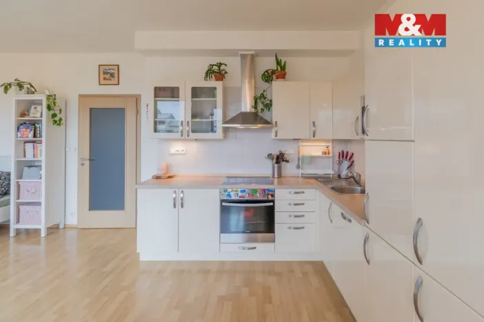 Pronájem bytu 2+kk, Čelákovice, náměstí 5. května, 60 m2