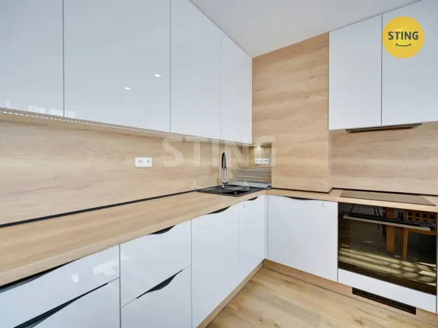 Pronájem bytu 2+1, Topolná, 71 m2