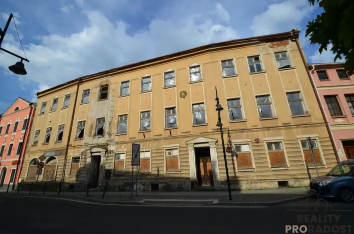Prodej ubytování, Zlaté Hory, nám. Svobody, 2512 m2
