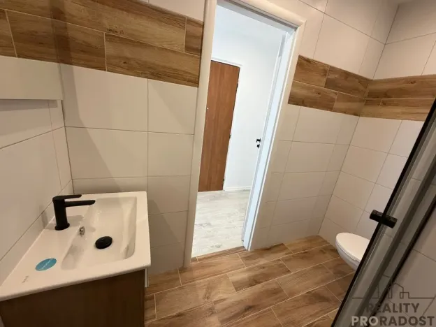 Prodej bytu 1+kk, Praha, Veltruská, 27 m2