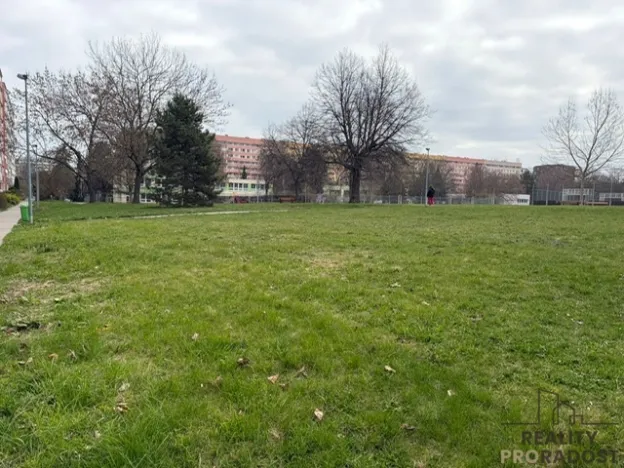 Prodej bytu 1+kk, Praha, Veltruská, 27 m2