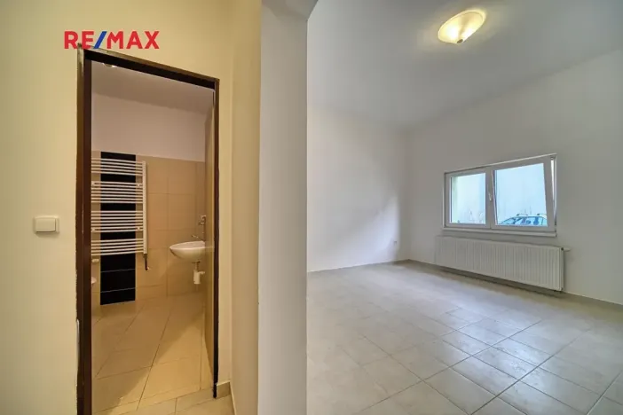Pronájem bytu 1+kk, Poděbrady, Za Mlékárnou, 30 m2