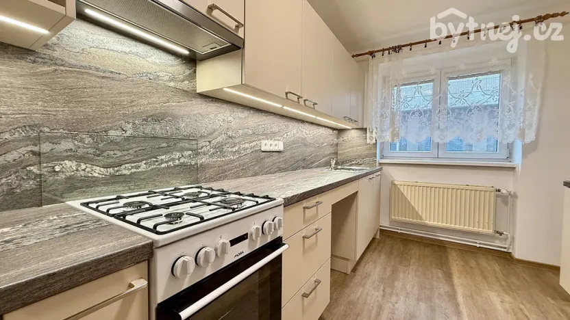 Pronájem bytu 2+1, Olomouc - Nová Ulice, tř. Míru, 51 m2