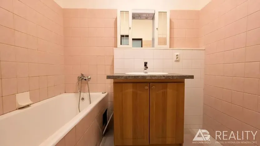 Prodej bytu 3+1, Praha - Vinohrady, náměstí Míru, 62 m2