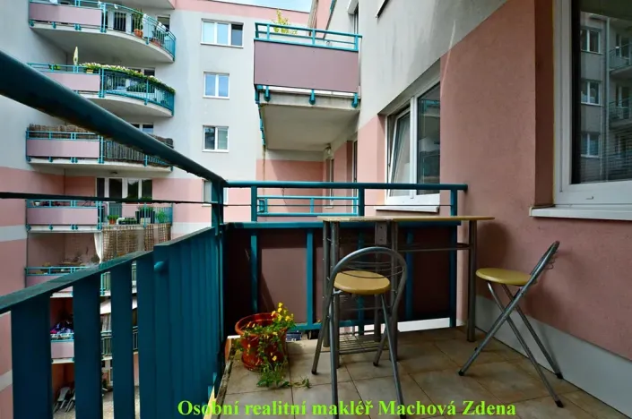 Pronájem bytu 2+kk, Praha - Strašnice, Gutova, 55 m2