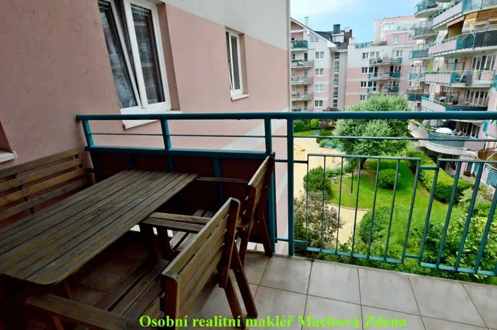 Pronájem bytu 2+kk, Praha - Strašnice, Gutova, 55 m2