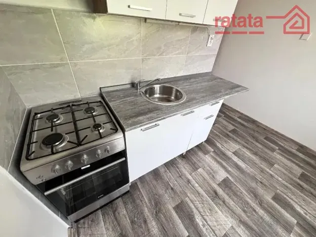 Pronájem bytu 2+1, Klášterec nad Ohří, Václava Řezáče, 55 m2