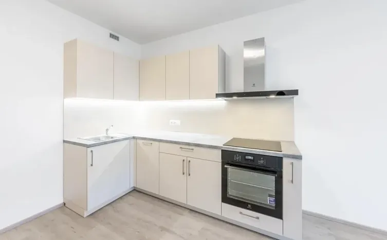 Pronájem bytu 1+kk, Praha - Libeň, Českomoravská, 35 m2