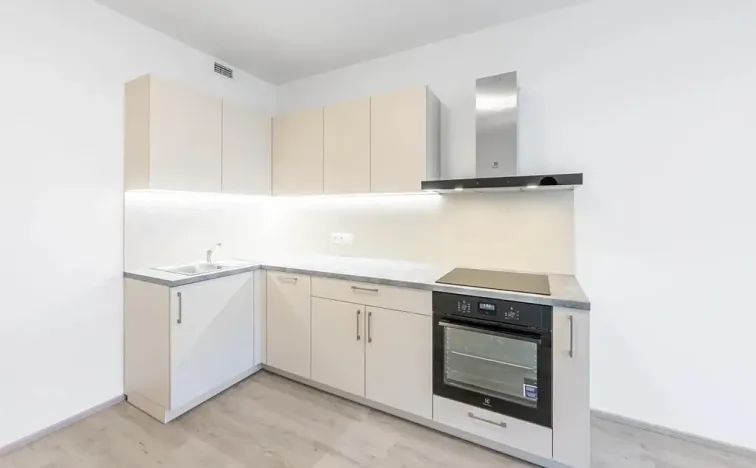 Pronájem bytu 1+kk, Praha - Libeň, Českomoravská, 35 m2