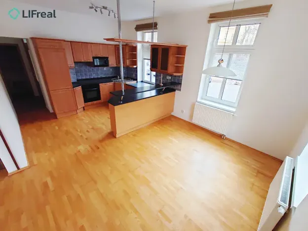 Pronájem bytu 4+1, Liberec, nám. Tržní, 130 m2