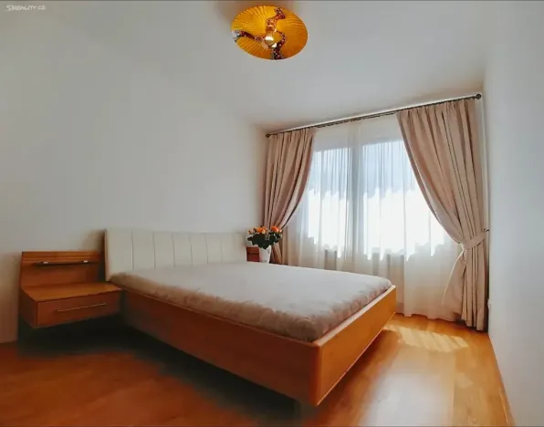 Pronájem bytu 3+kk, Praha - Smíchov, U Dívčích hradů, 93 m2