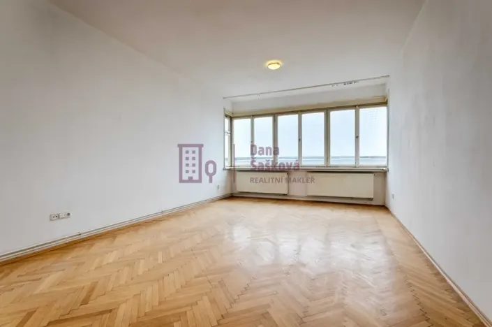 Pronájem bytu 2+1, Jindřichův Hradec - Jindřichův Hradec I, Komenského, 70 m2