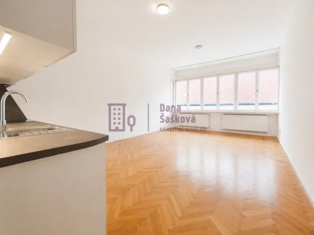 Pronájem bytu 2+kk, Jindřichův Hradec - Jindřichův Hradec I, Komenského, 70 m2