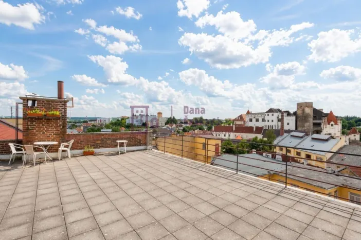 Pronájem bytu 2+kk, Jindřichův Hradec - Jindřichův Hradec I, Komenského, 70 m2