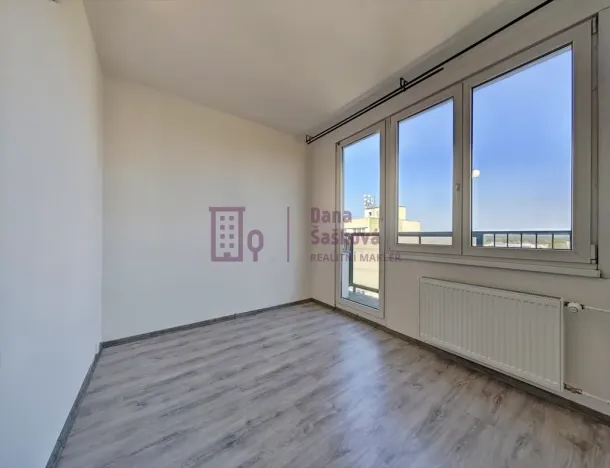 Pronájem bytu 2+kk, Jindřichův Hradec - Jindřichův Hradec III, sídliště Vajgar, 31 m2