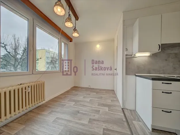 Pronájem bytu 3+1, Jindřichův Hradec - Jindřichův Hradec II, sídliště U Nádraží, 87 m2