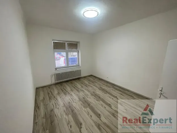 Pronájem bytu 1+1, Praha - Čakovice, Cukrovarská, 34 m2