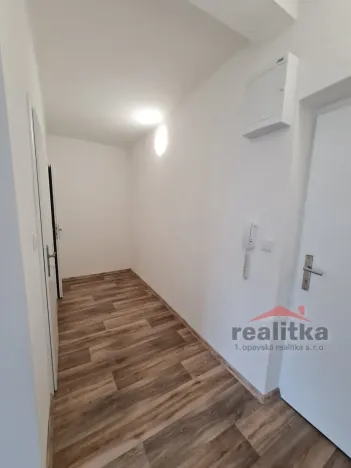 Pronájem bytu 1+1, Opava, Ratibořská, 36 m2