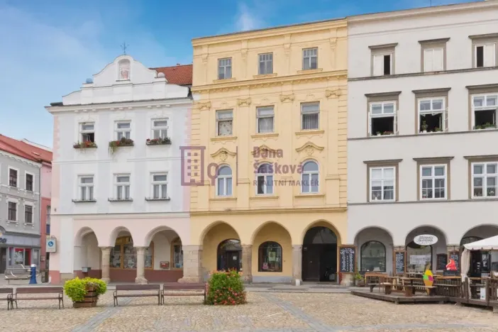 Pronájem bytu 2+1, Jindřichův Hradec - Jindřichův Hradec I, nám. Míru, 71 m2