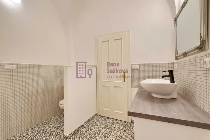 Pronájem bytu 2+1, Jindřichův Hradec - Jindřichův Hradec I, nám. Míru, 71 m2