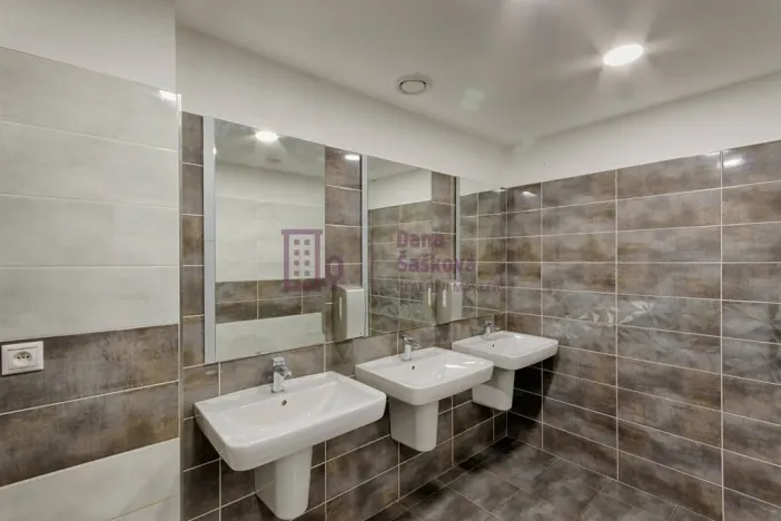 Pronájem restaurace, Jindřichův Hradec - Jindřichův Hradec I, nám. Míru, 160 m2