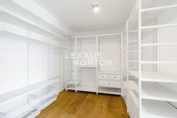 Pronájem bytu 6+kk a větší, Praha - Bubeneč, Mlýnská, 325 m2