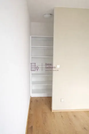 Prodej bytu 2+kk, Jindřichův Hradec - Jindřichův Hradec III, sídliště Vajgar, 41 m2