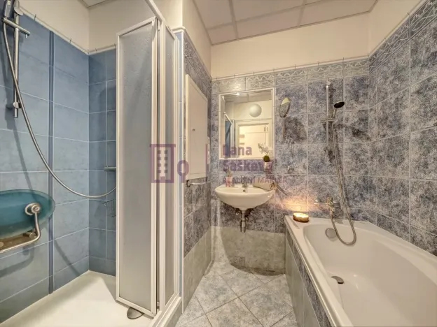 Pronájem bytu 4+1, Jindřichův Hradec - Jindřichův Hradec V, Kosmonautů, 87 m2