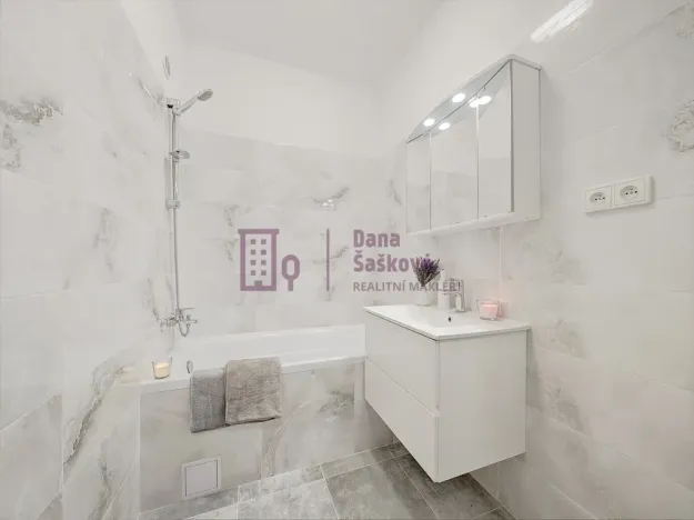 Prodej bytu 3+1, Jindřichův Hradec - Jindřichův Hradec IV, Jakubská, 68 m2