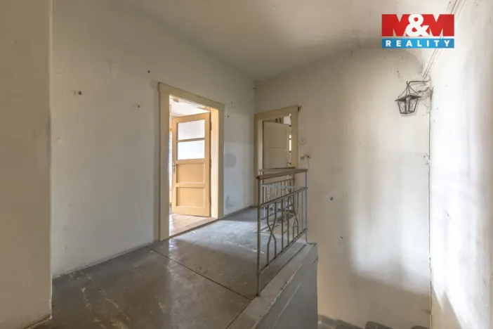 Prodej rodinného domu, Křinec, Dr. Chmelaře, 200 m2