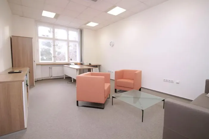 Pronájem kanceláře, Praha - Smíchov, Bozděchova, 213 m2