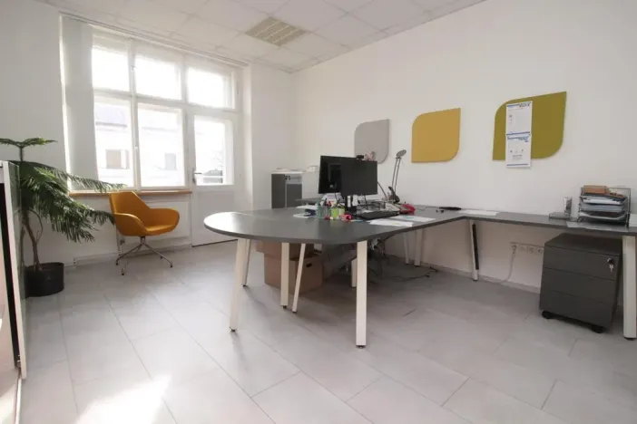 Pronájem kanceláře, Praha - Smíchov, Bozděchova, 213 m2