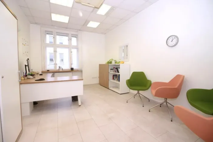 Pronájem kanceláře, Praha - Smíchov, Bozděchova, 213 m2