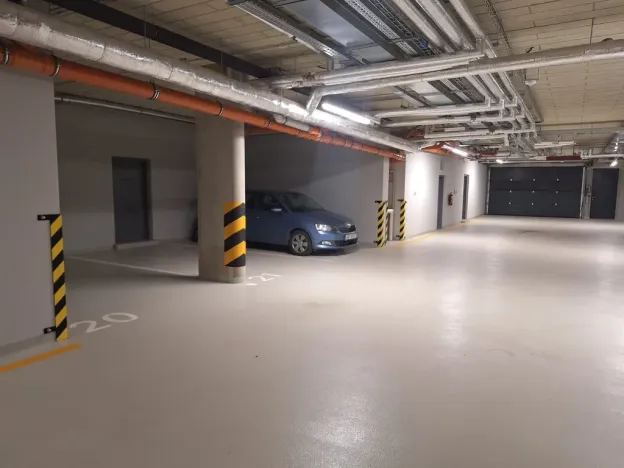 Pronájem garážového stání, Praha - Libeň, Nad Kolčavkou, 25 m2