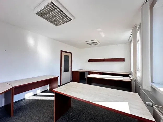 Pronájem kanceláře, Valašské Meziříčí, 170 m2